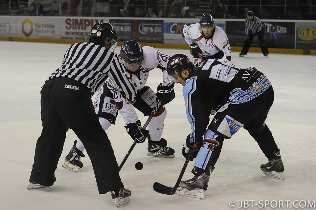 Coupe de France ( 16e de finale )
Tours-Angers 03-07
Tours Leader groupe B Division 2
Angers Leader Ligue Magnus