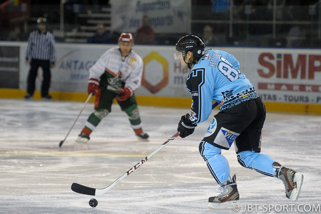 TOURS - CERGY PONTOISE
10 - 01
( 2e Division )